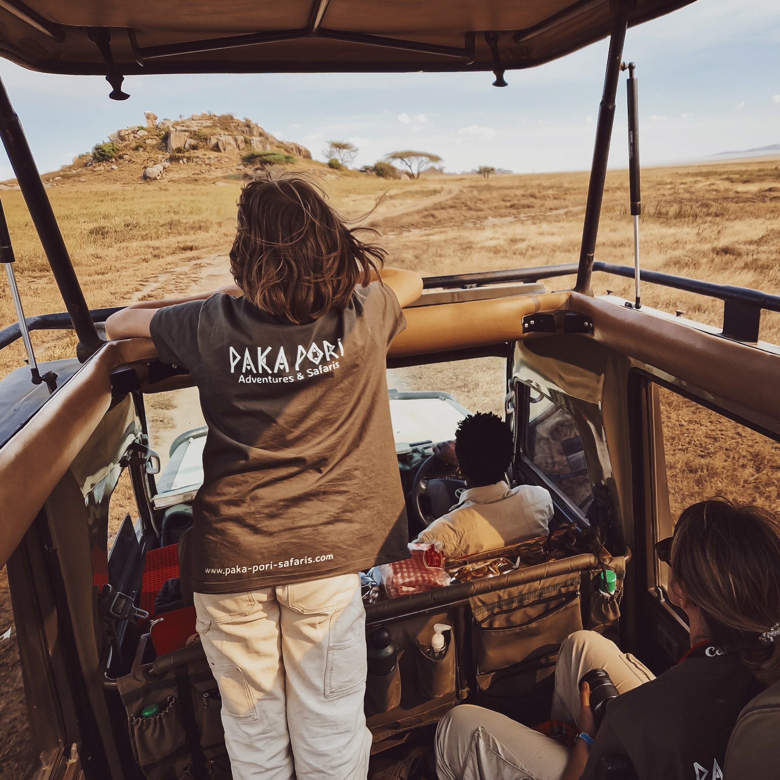 Jeep mit aufklappbarem Dach